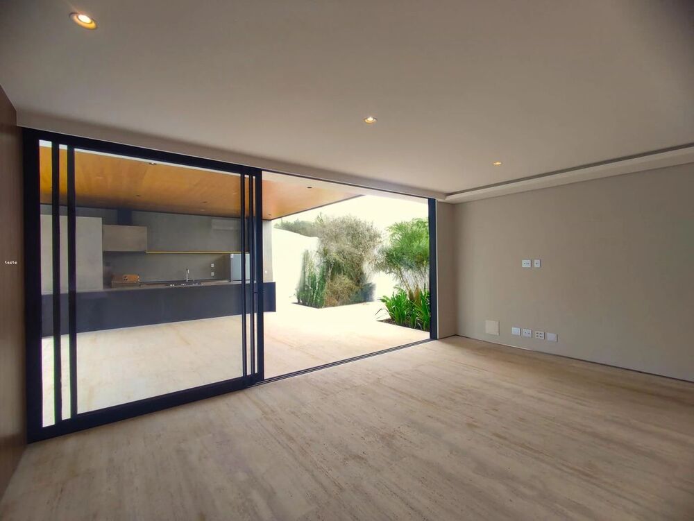 Casa à venda com 4 quartos, 650m² - Foto 4