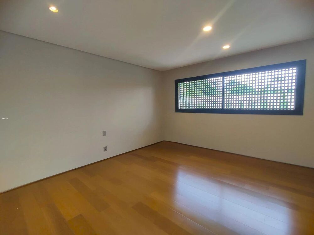 Casa à venda com 4 quartos, 650m² - Foto 14