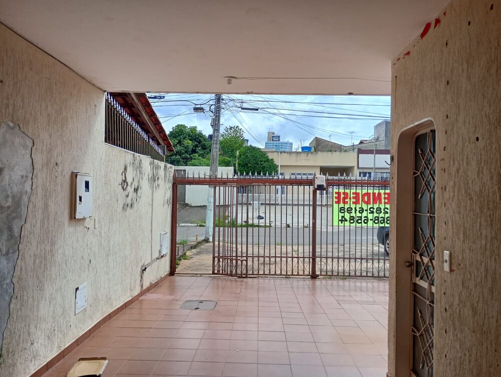 Casa à venda com 3 quartos, 200m² - Foto 2