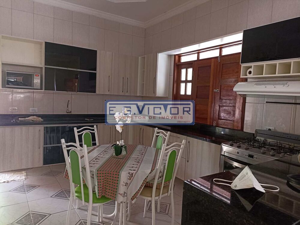 Chácara à venda com 3 quartos, 150m² - Foto 2