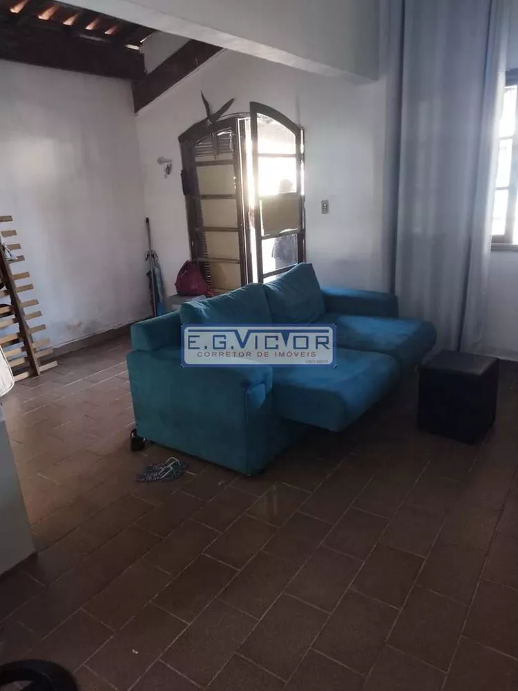 Casa à venda com 2 quartos, 104m² - Foto 2