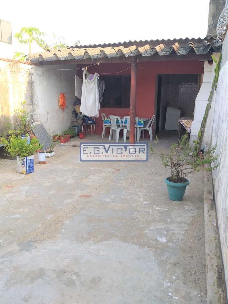 Casa à venda com 2 quartos, 1m² - Foto 13