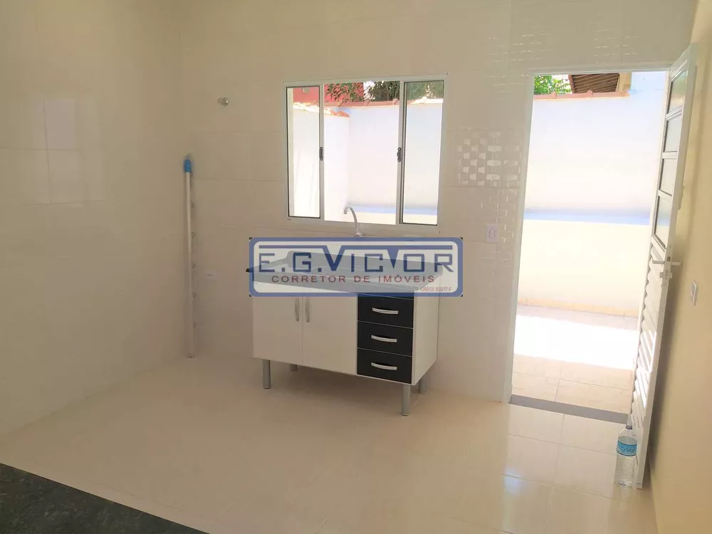 Casa à venda com 2 quartos, 1m² - Foto 13