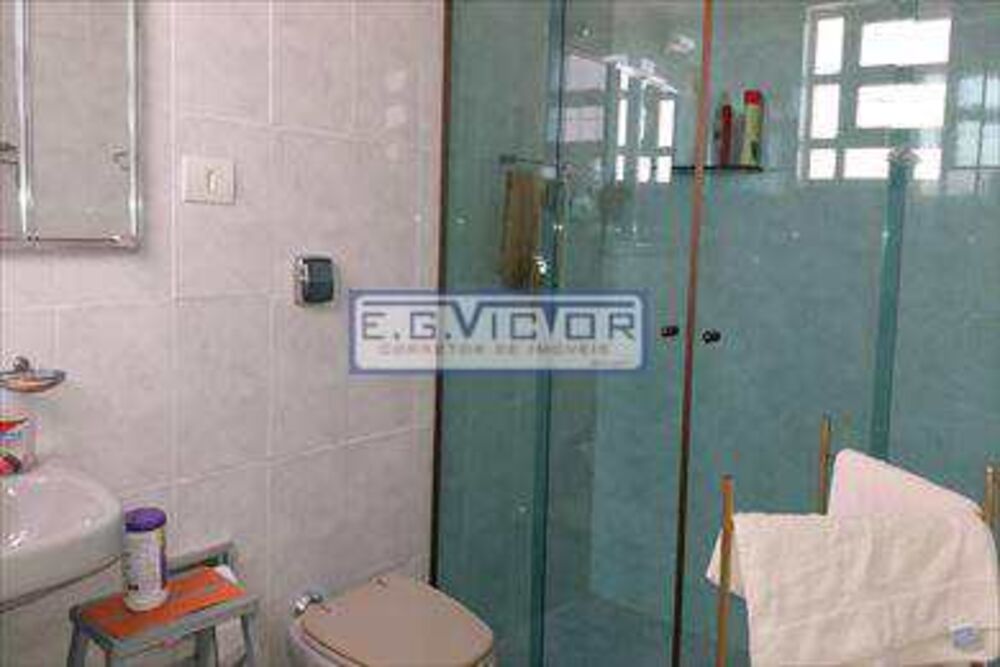 Casa à venda com 4 quartos, 184m² - Foto 2