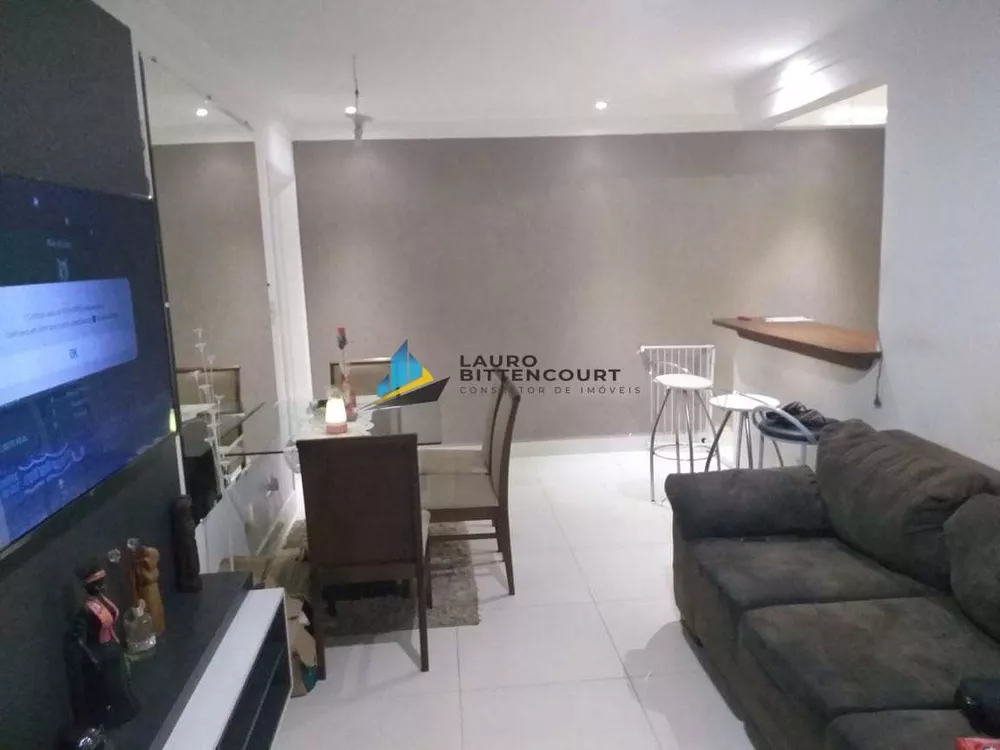 Apartamento à venda com 2 quartos, 71m² - Foto 2