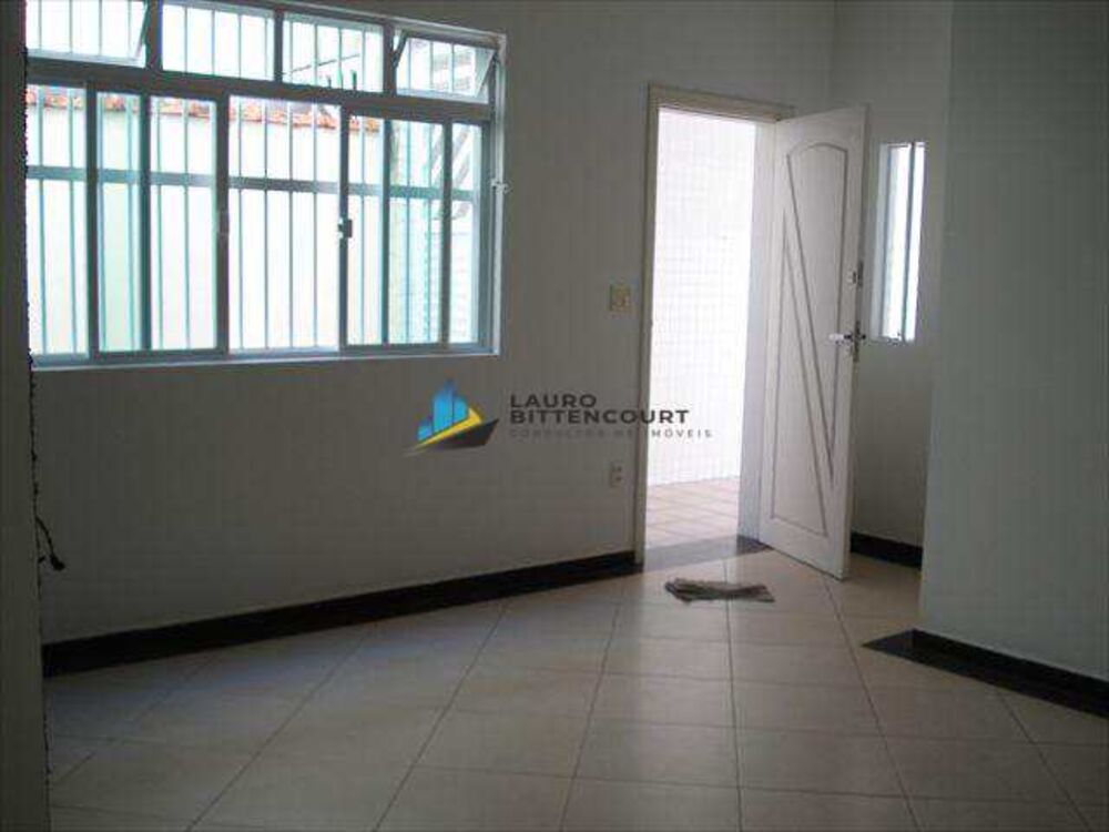 Casa à venda com 3 quartos, 107m² - Foto 1
