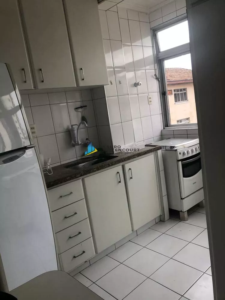 Apartamento à venda com 2 quartos, 65m² - Foto 2