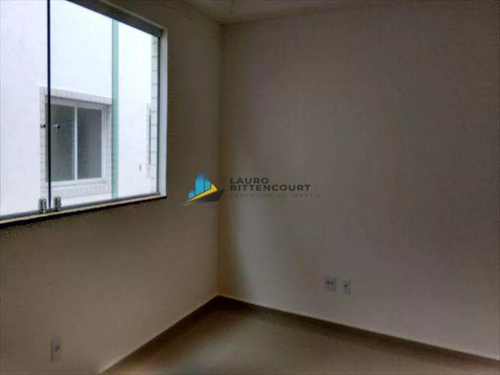 Sobrado à venda com 3 quartos, 114m² - Foto 2