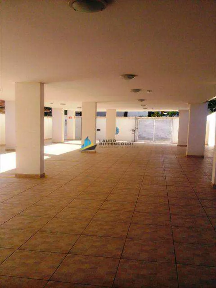 Apartamento à venda com 2 quartos, 68m² - Foto 1