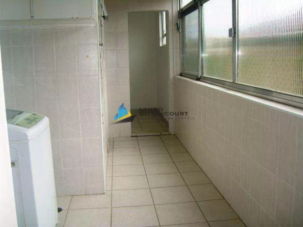 Apartamento à venda com 3 quartos, 145m² - Foto 1