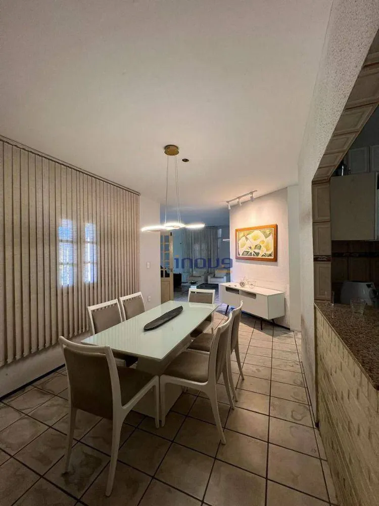 Casa, 3 quartos, 230 m² - Foto 1