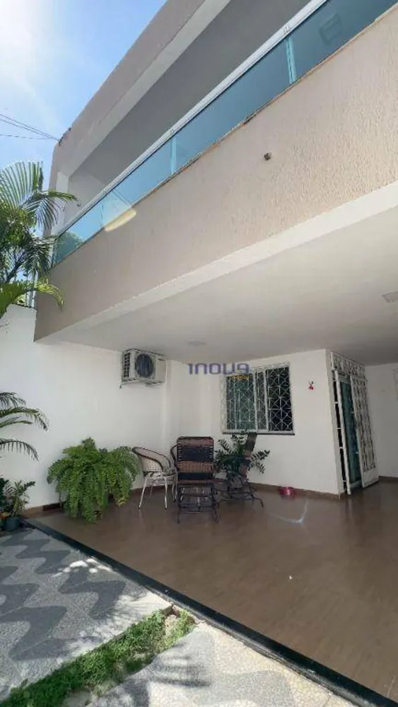 Casa, 4 quartos, 230 m² - Foto 1