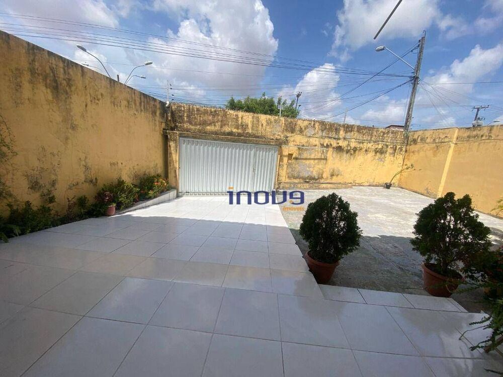 Casa, 4 quartos, 203 m² - Foto 2