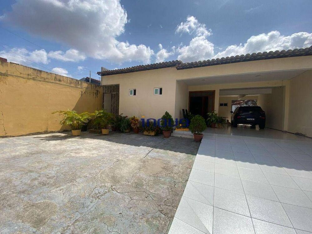 Casa, 4 quartos, 203 m² - Foto 1