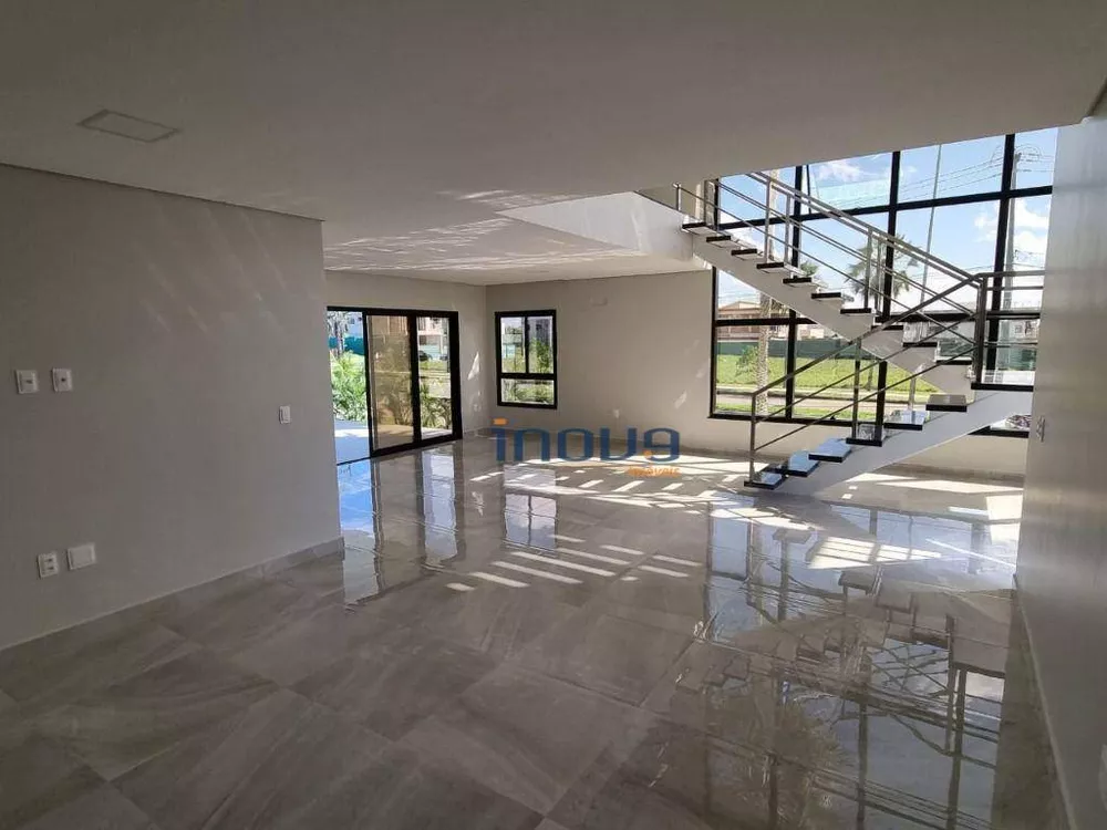 Casa à venda com 5 quartos, 338m² - Foto 2