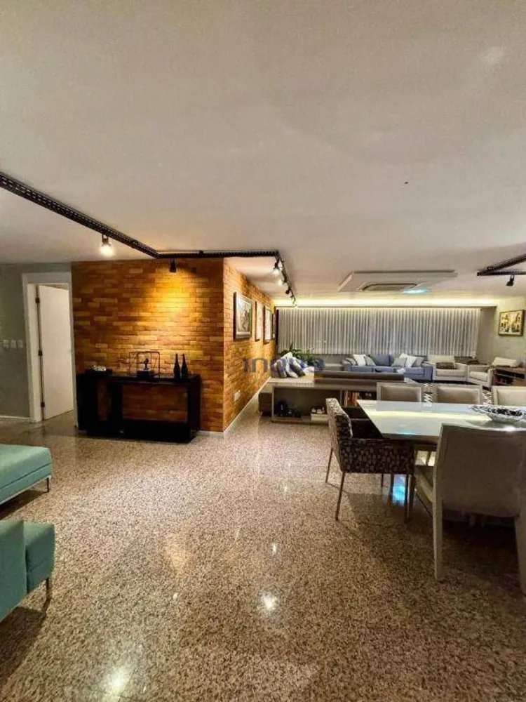 Apartamento, 4 quartos, 214 m² - Foto 1