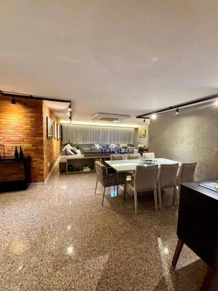 Apartamento, 4 quartos, 214 m² - Foto 2