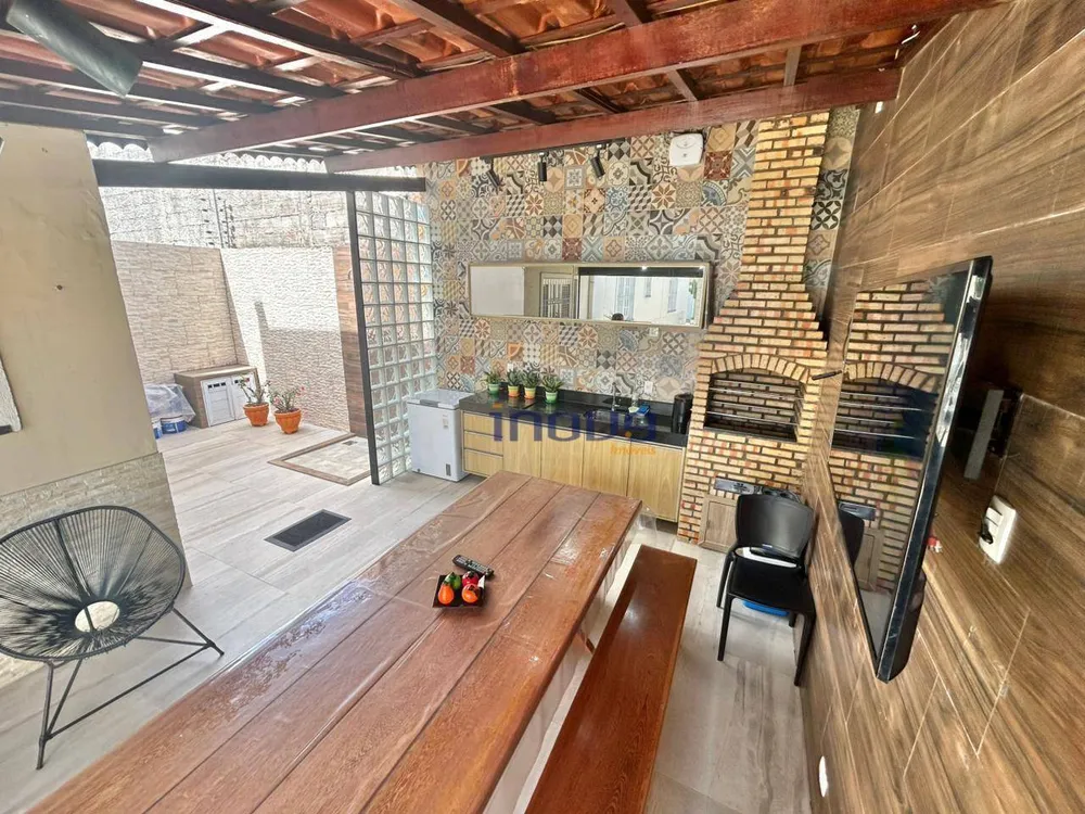 Casa, 4 quartos, 140 m² - Foto 1