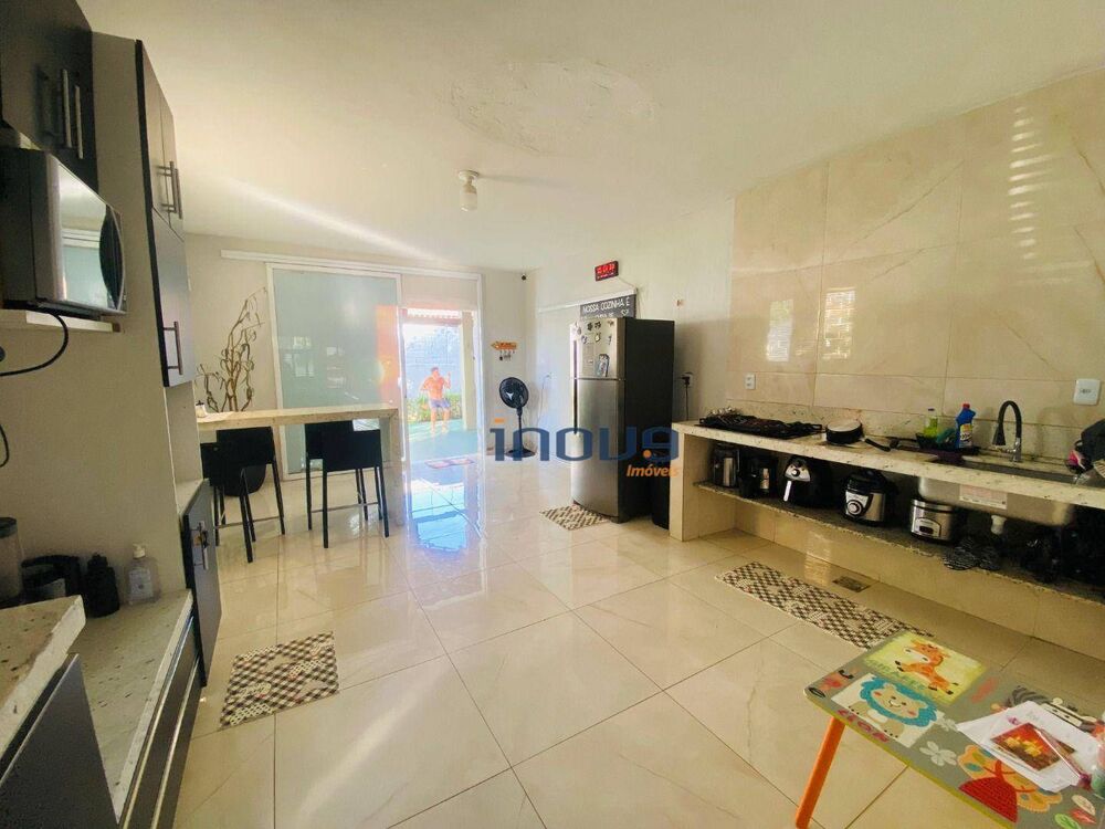 Casa, 3 quartos, 182 m² - Foto 1