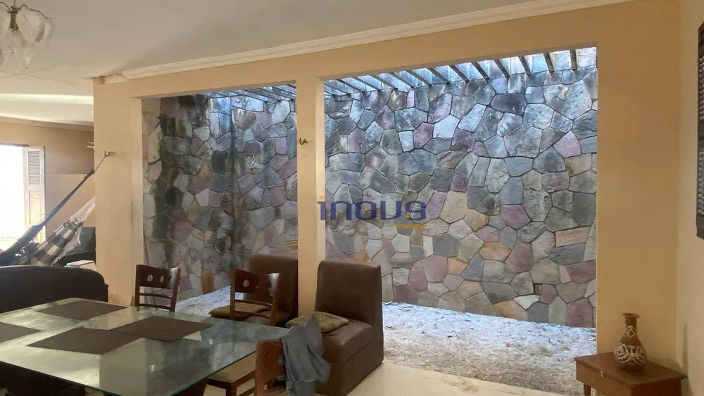 Chácara, 3 quartos, 281 m² - Foto 1