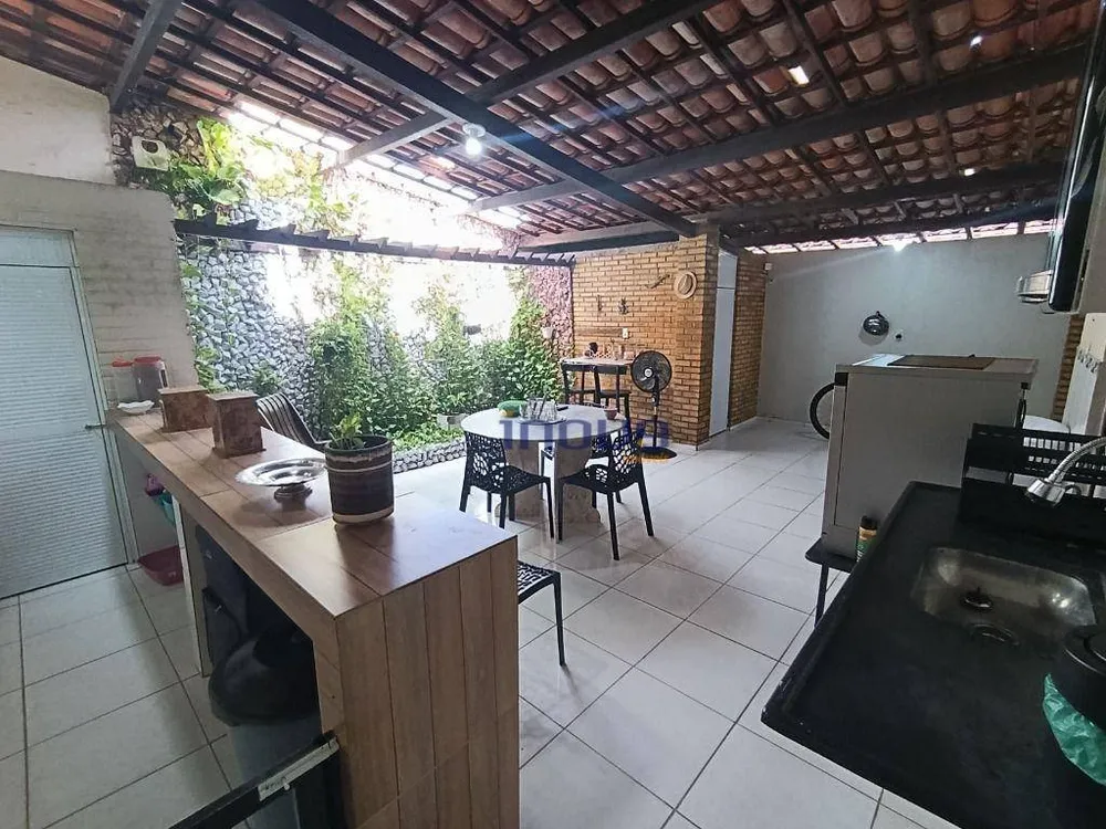 Casa, 4 quartos, 240 m² - Foto 1