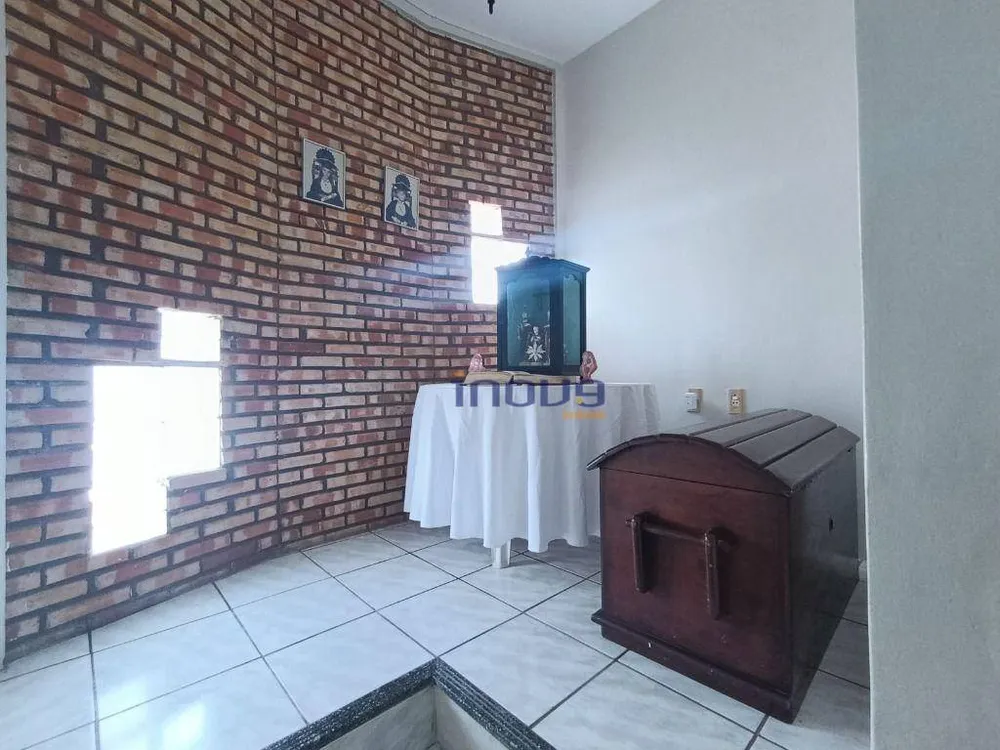 Casa, 4 quartos, 240 m² - Foto 4