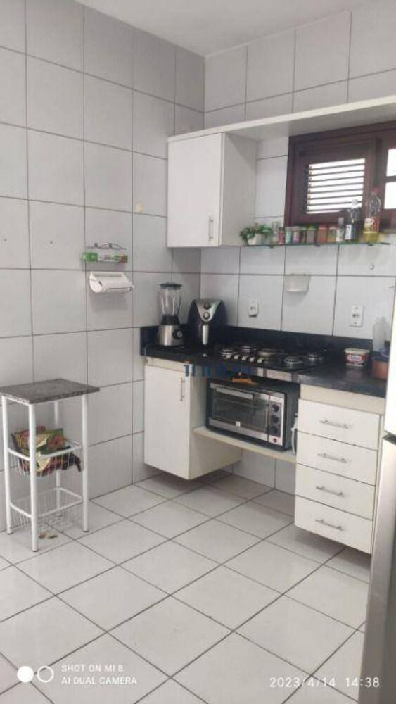 Casa à venda com 4 quartos, 118m² - Foto 2