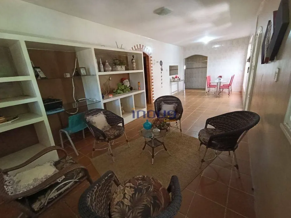 Chácara, 4 quartos, 1400 m² - Foto 1