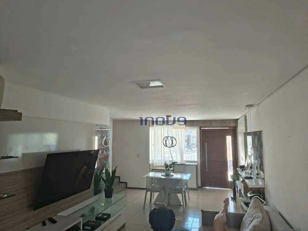 Casa, 4 quartos, 121 m² - Foto 1