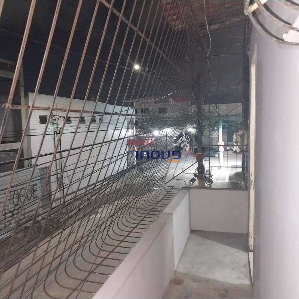 Casa à venda com 2 quartos, 200m² - Foto 2