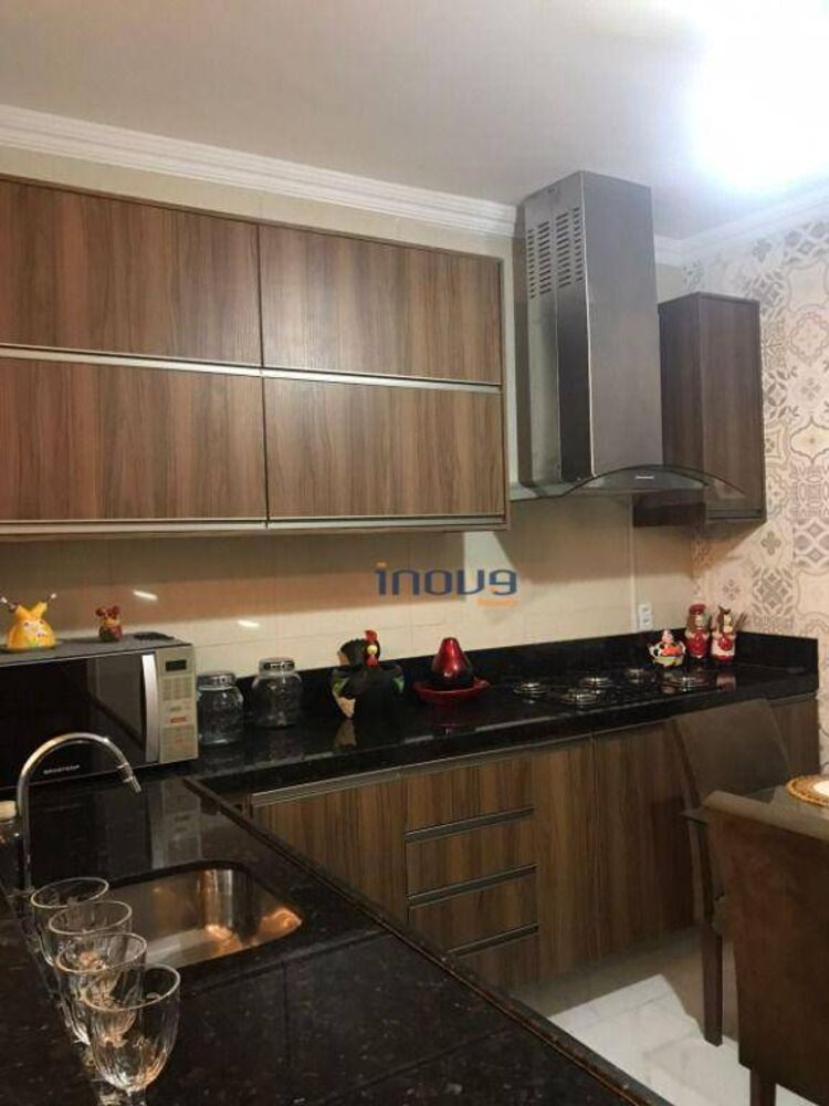 Casa à venda com 6 quartos, 141m² - Foto 3