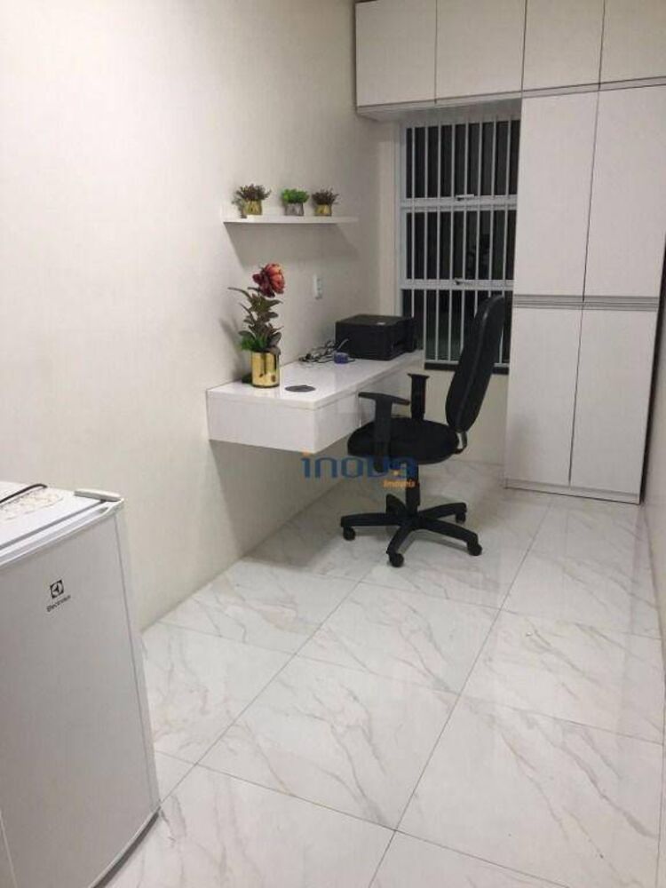 Casa à venda com 6 quartos, 141m² - Foto 2
