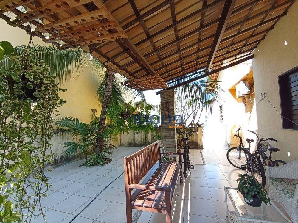 Casa de Condomínio à venda com 3 quartos, 180m² - Foto 1