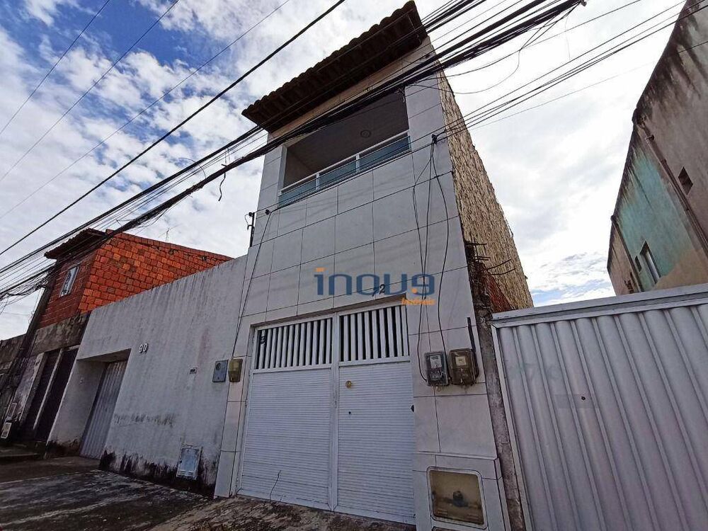 Casa à venda com 3 quartos, 150m² - Foto 1