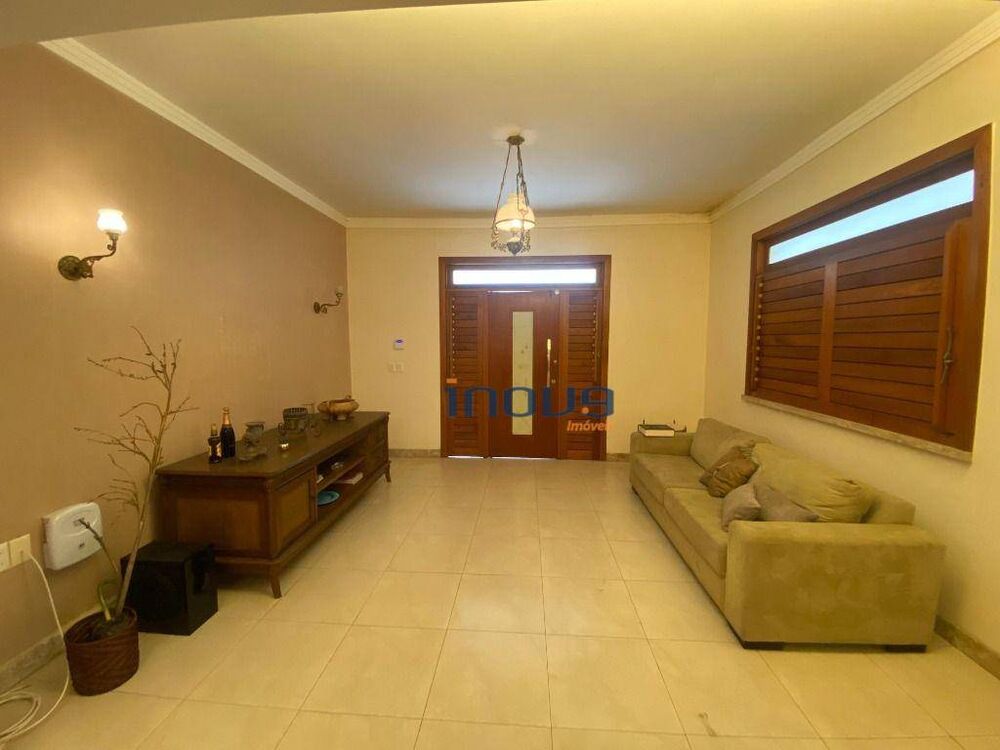 Casa, 6 quartos, 252 m² - Foto 8