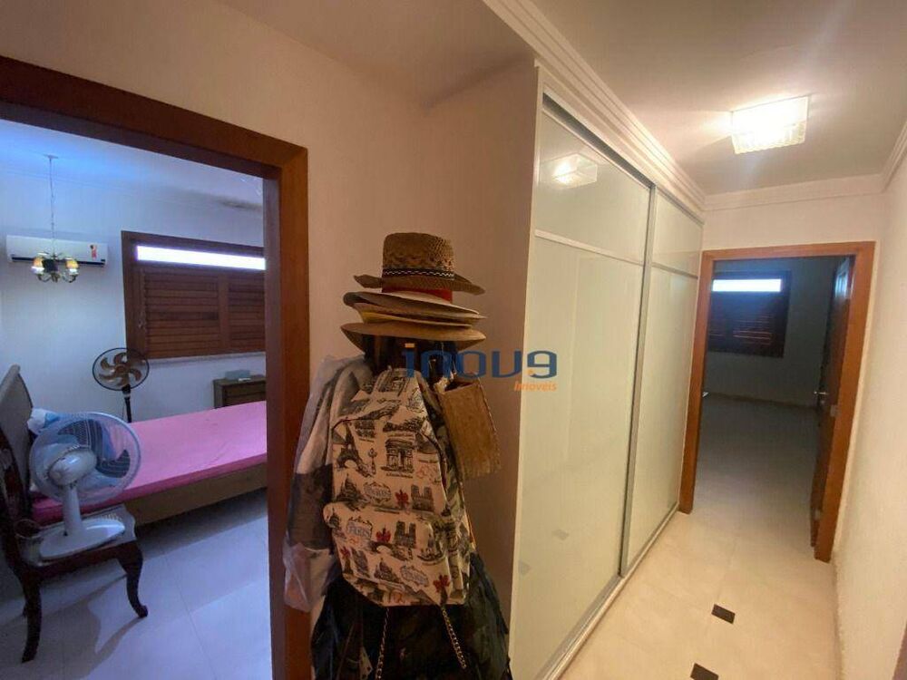 Casa, 6 quartos, 252 m² - Foto 13