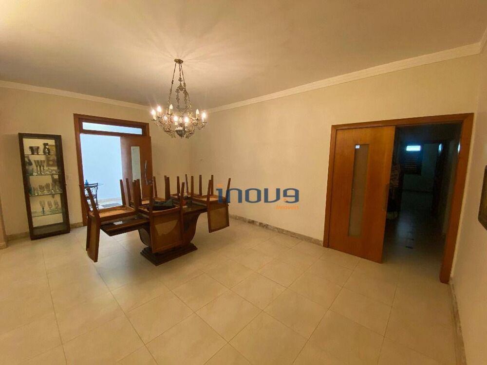 Casa, 6 quartos, 252 m² - Foto 9