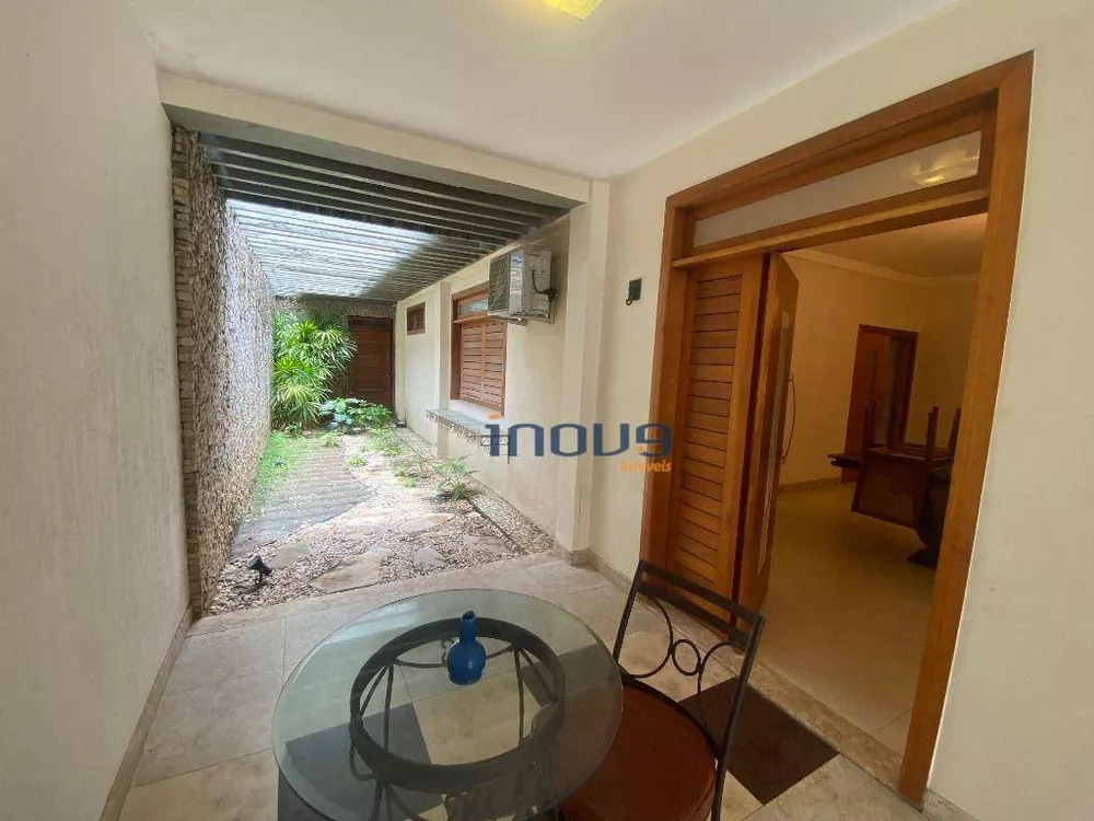 Casa, 6 quartos, 252 m² - Foto 3