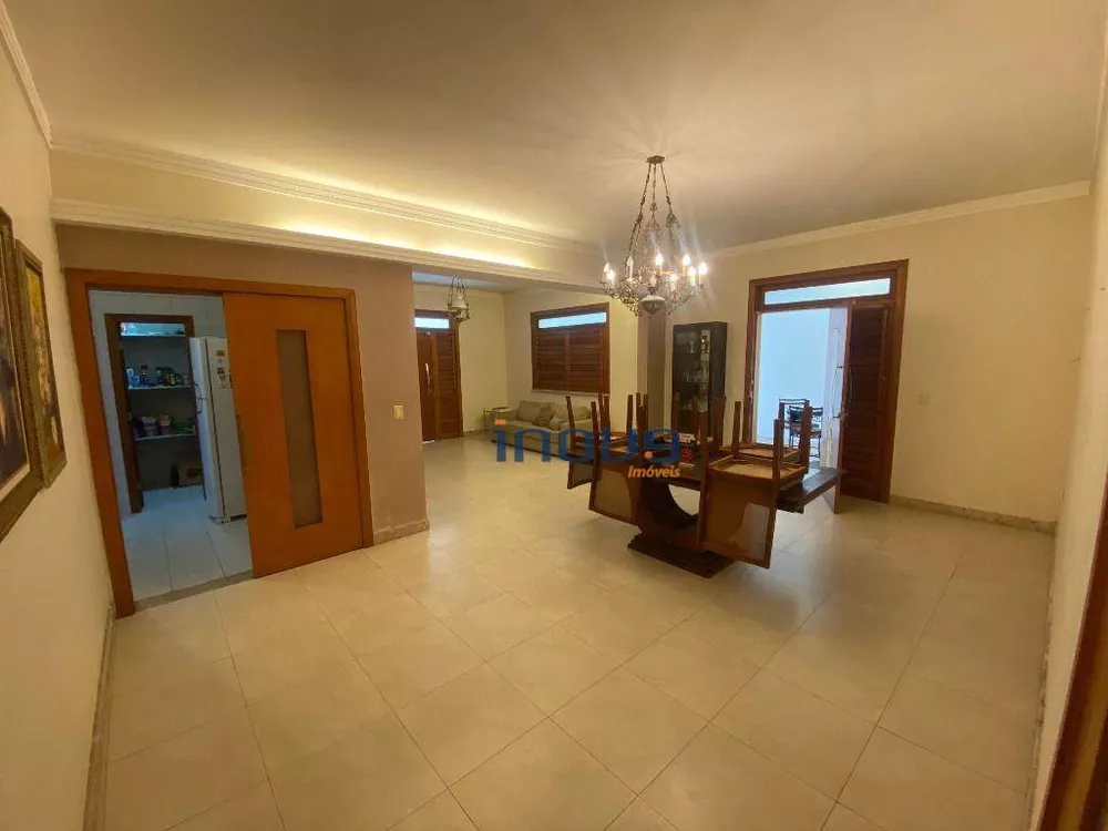 Casa, 6 quartos, 252 m² - Foto 10