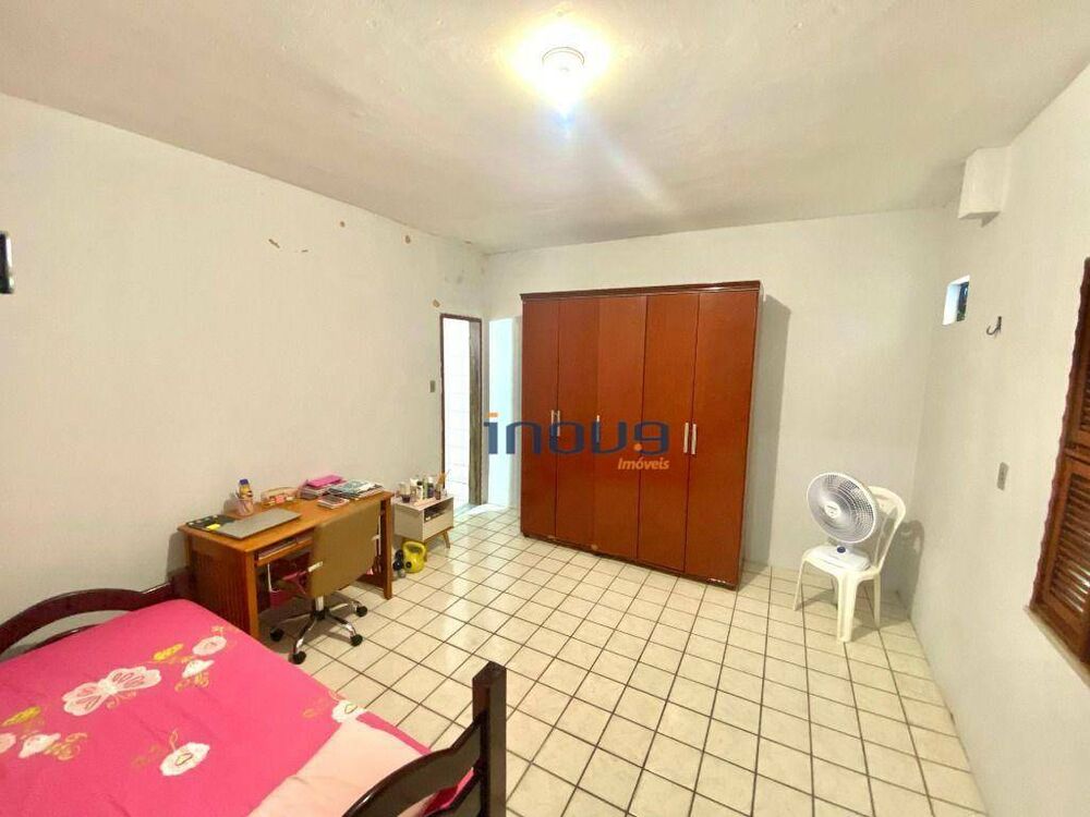 Casa à venda com 2 quartos, 148m² - Foto 3