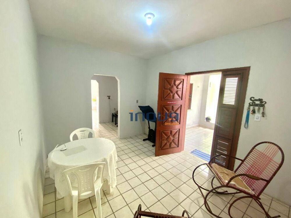 Casa à venda com 2 quartos, 148m² - Foto 1