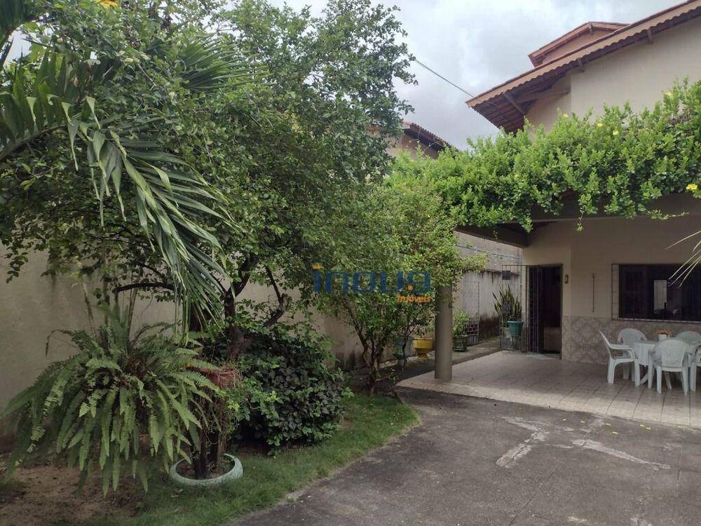 Casa, 5 quartos, 330 m² - Foto 2