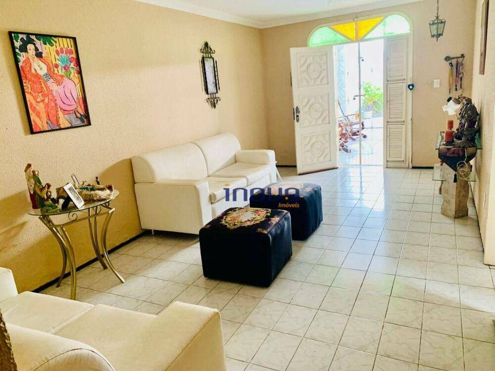 Casa, 5 quartos, 243 m² - Foto 2