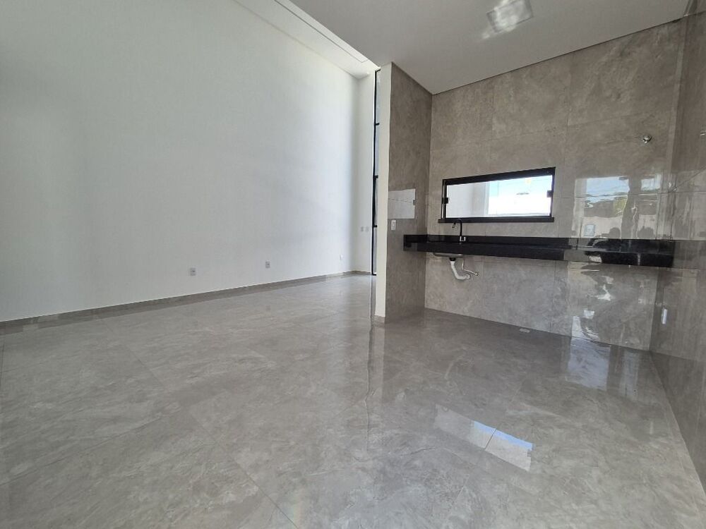 Casa à venda com 3 quartos, 85m² - Foto 1