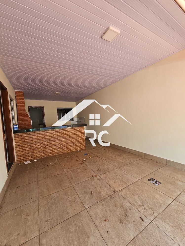 Casa à venda com 3 quartos - Foto 1