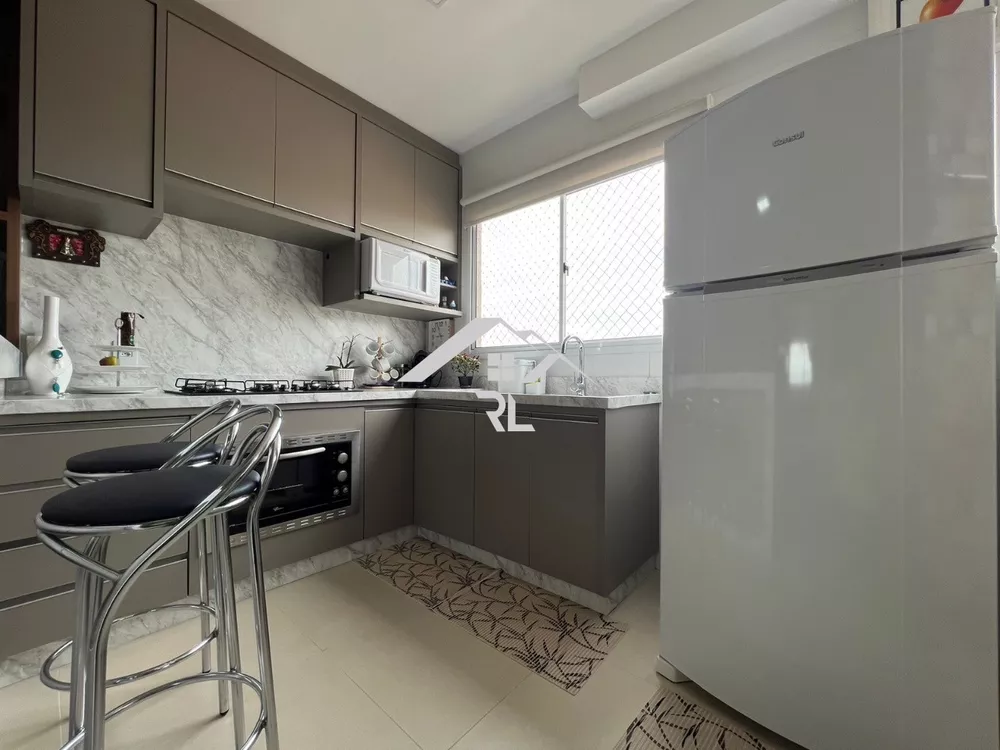 Apartamento à venda com 2 quartos, 58m² - Foto 4