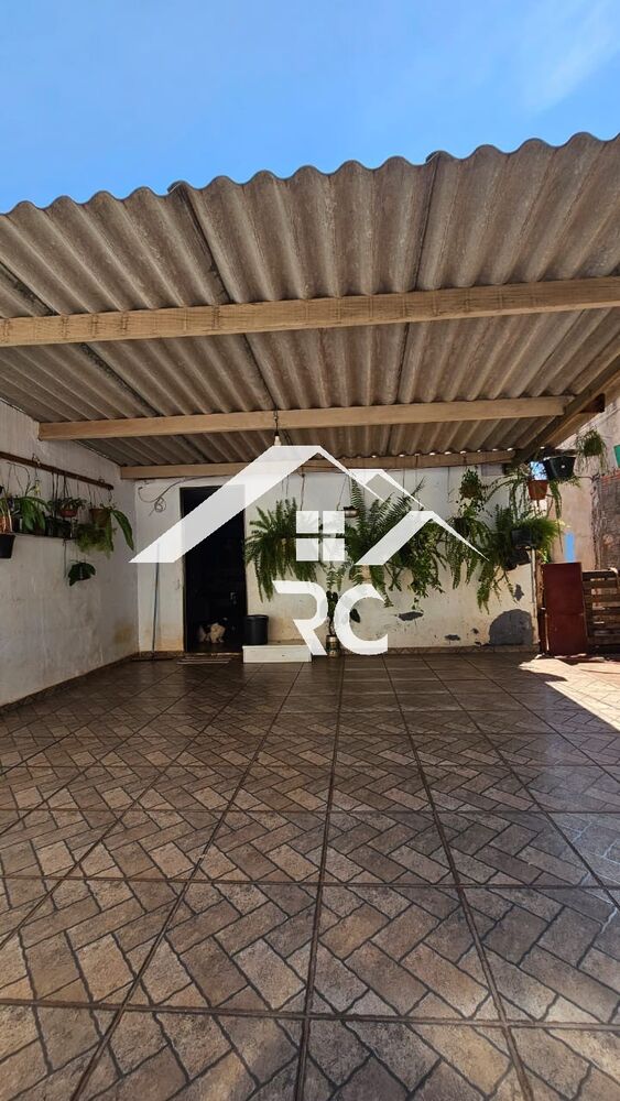 Casa à venda com 4 quartos - Foto 1