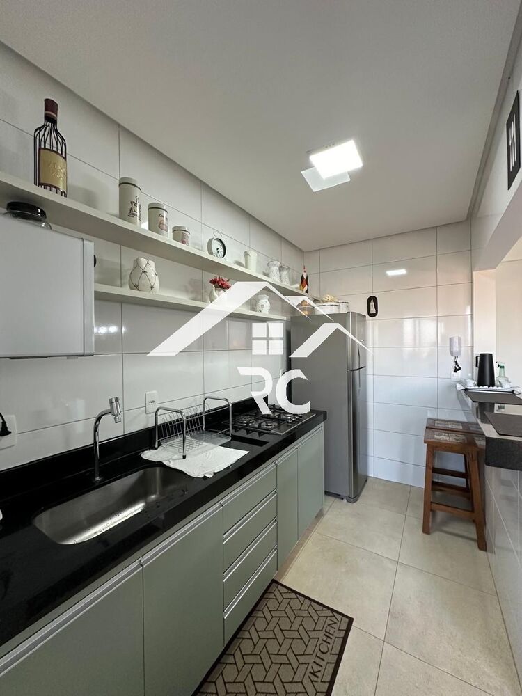 Apartamento à venda com 3 quartos, 89m² - Foto 2