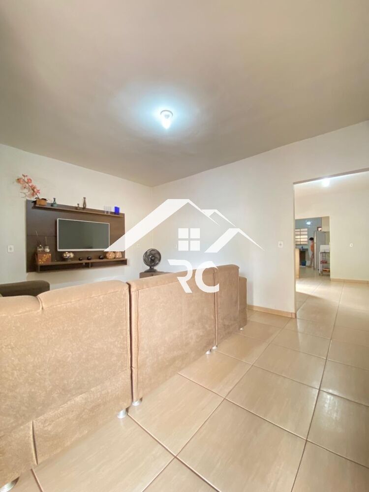 Casa à venda com 3 quartos - Foto 2
