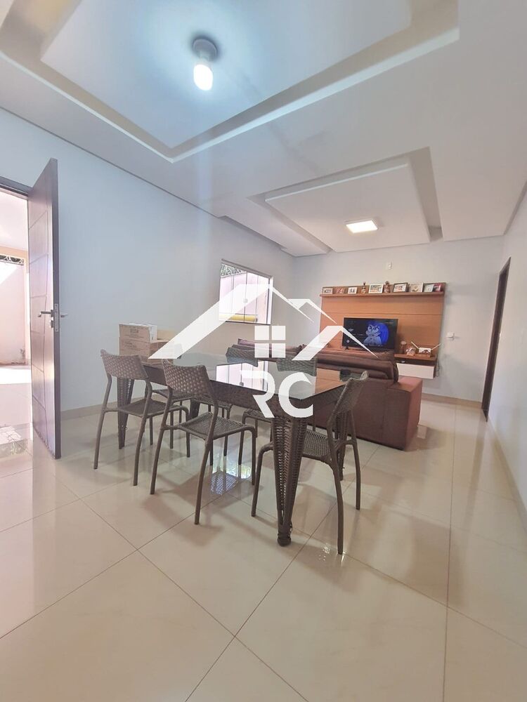 Casa à venda com 3 quartos, 300m² - Foto 1